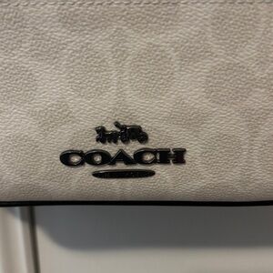 NWOT! Coach Elias Crossbody In Signature Canvas Chalk/Black/Gunmetal Hardware